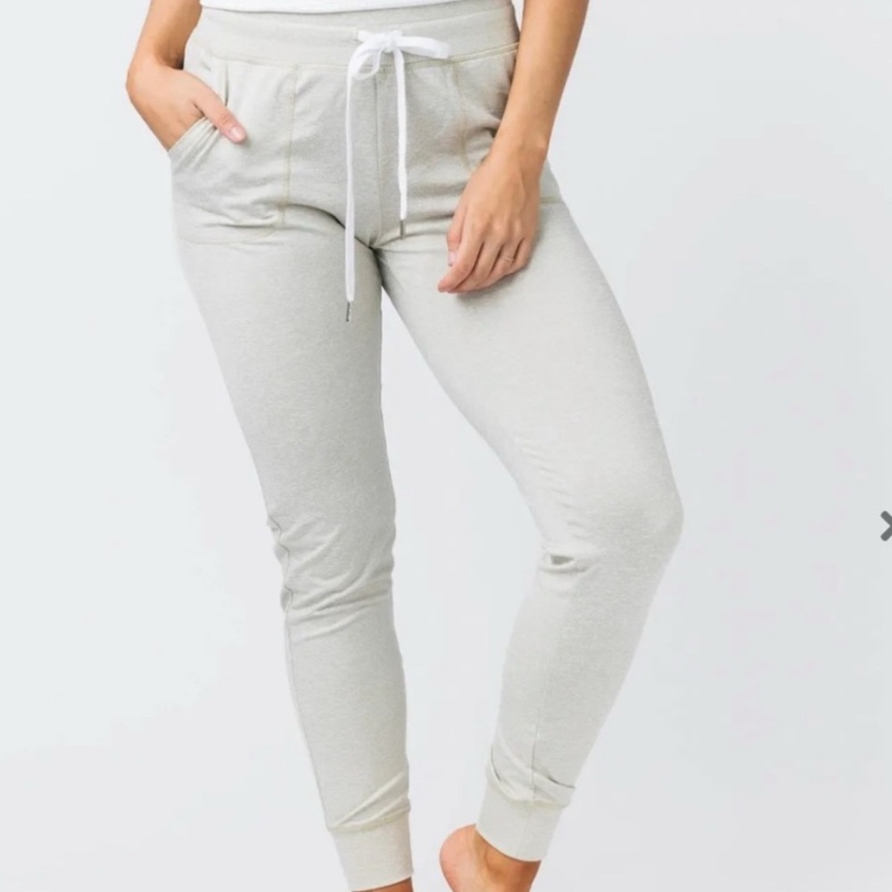 Zyia Cozy Jogger in Oatmeal
